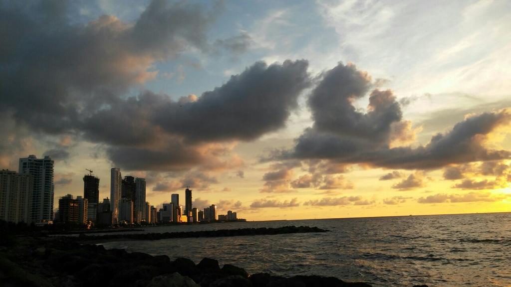Apto En Cartagena Ed Puerto Azul Vista Al Marアパートメント エクステリア 写真